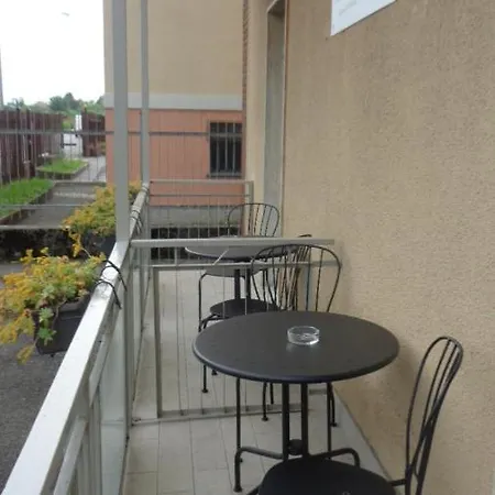 The Door In The And Parking Space * Garlate